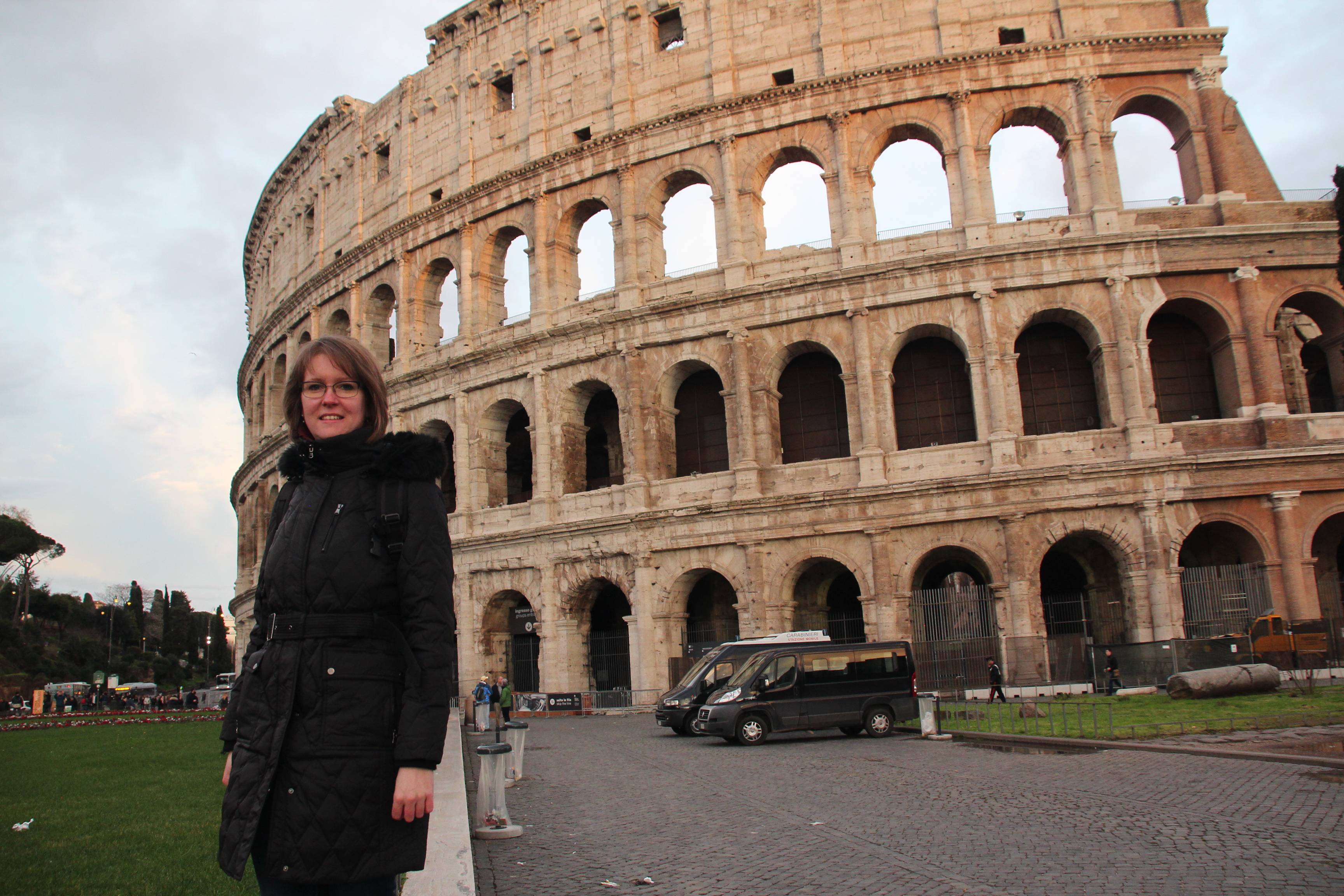 Verena Mu nch am Colosseum